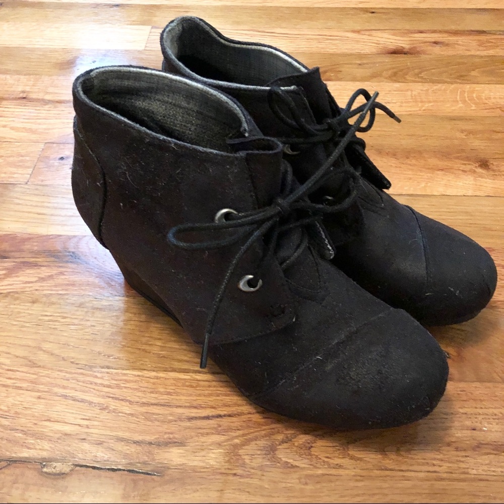 Maurices Women’s Black Suede Wedges Size 8